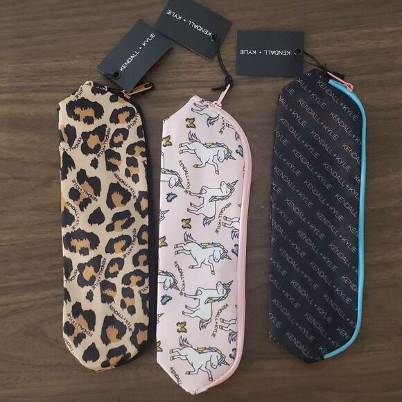 Kendal & Kylie Mini Makeup Bags - Picture 1 of 5